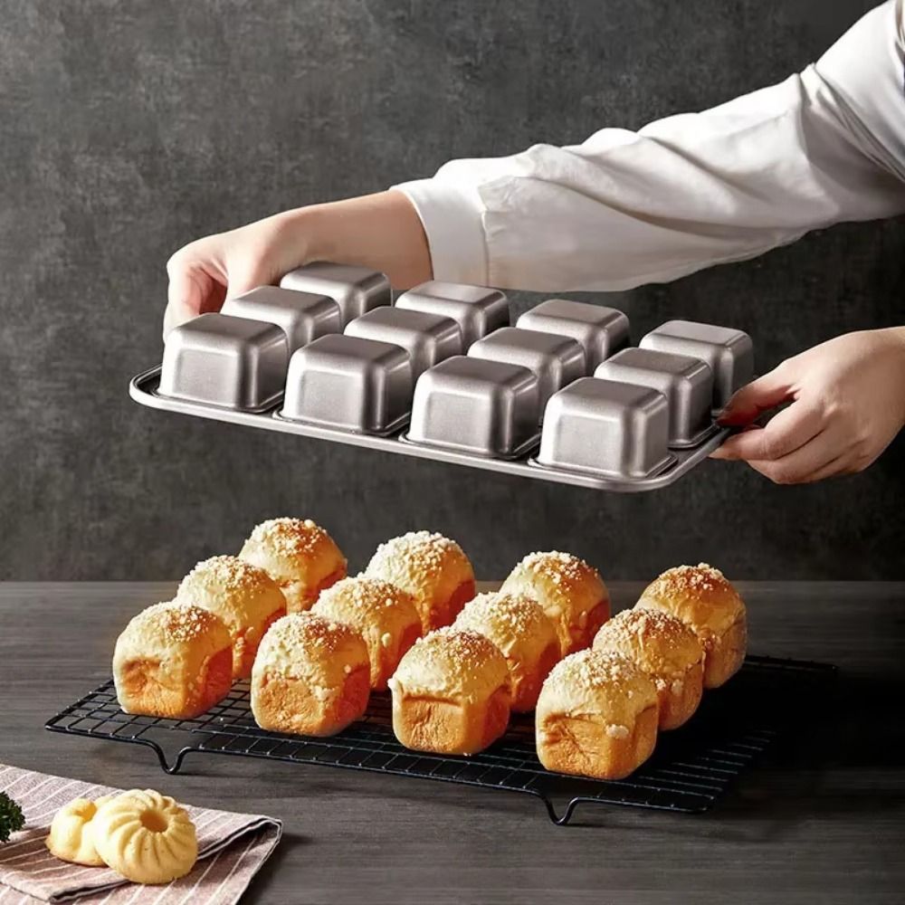 12個取り正方形マフィン型、耐腐食性仕切り付きマフィンカップ - Muffin Tin Nonstick のレビューと価格