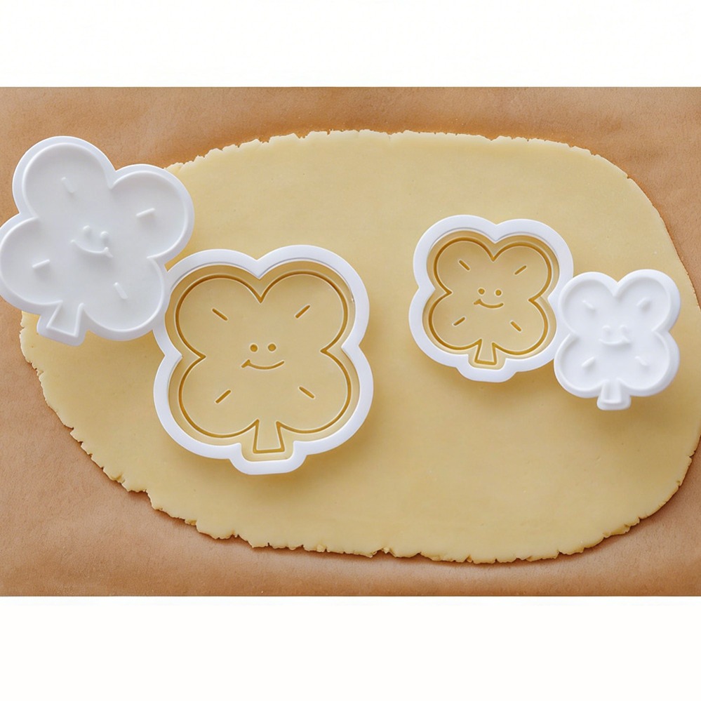 幸運の四つ葉のクローバー型クッキーカッター、ビスケット型、キ - Kitchen Appliances For Baking のレビューと価格