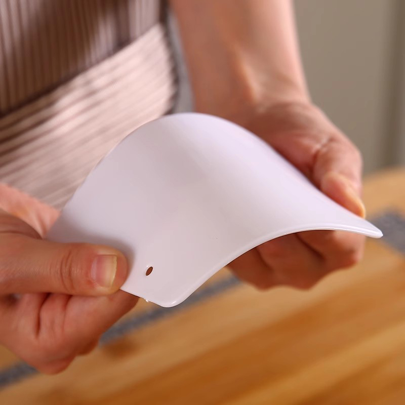 ペストリー,1パーツ,キッチンアクセサリー,ベーキングツール - Dough Scraper Curved のレビューと価格